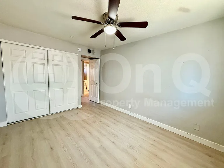 6044 N 21st Ave #2 — Photo 12