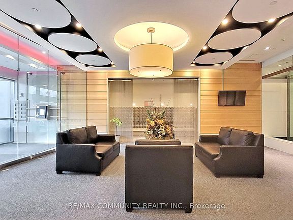 4th image of 83 Borough Dr #907