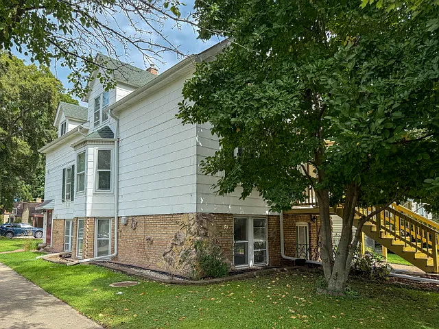 1 bed, $2,000 — Photo 2