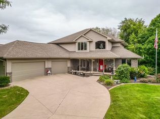 611 Glenview Ave, Combined Locks, WI 54113