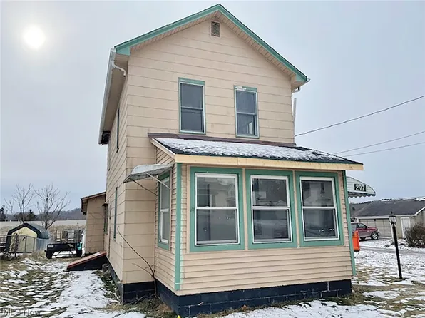 297 W Clark St, East Palestine, OH 44413
