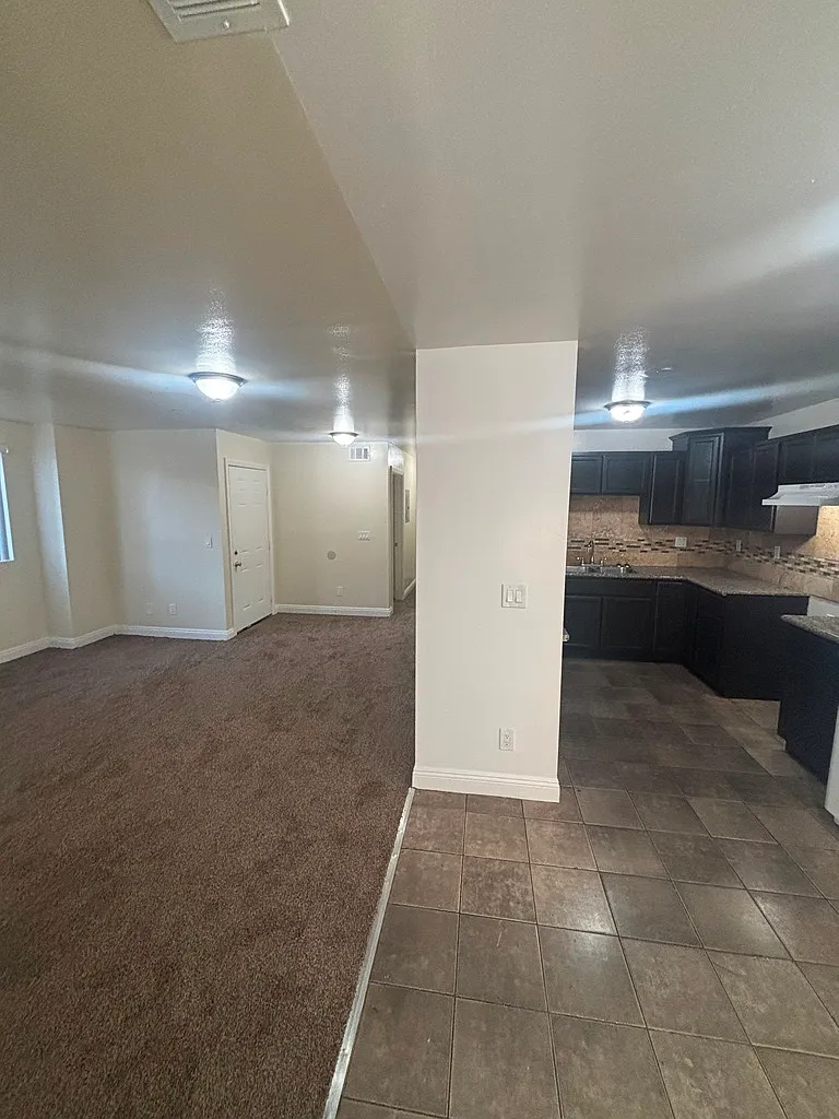 5 bed, 1671 sqft, $3,800 — Photo 4