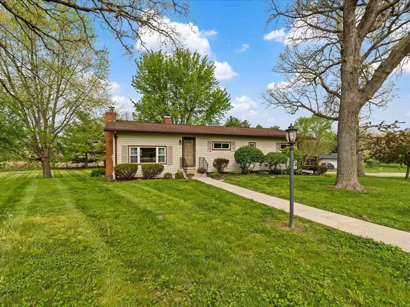 1955 Lakeview Dr, South Vienna, OH 45369
