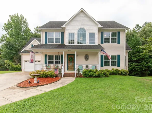 901 Clover Park Dr, Clover, SC 29710