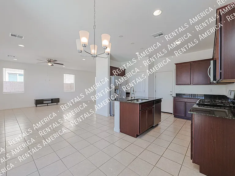 6038 W Hartford Ct — Photo 7