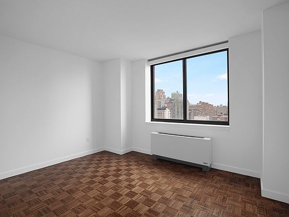 4th image of 420 W 42nd St APT 22H