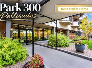 339 S 13th Ave SW #509, Calgary, AB T2R 0K3