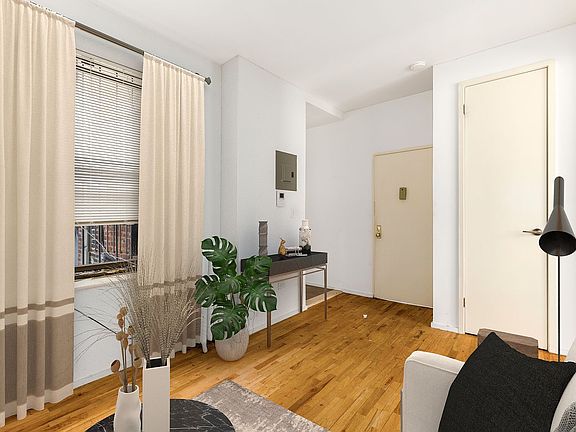 5th image of 242 Bainbridge St APT 1