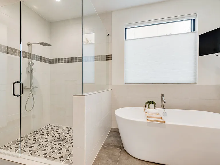 6420 Kenwood Ave — Photo 8