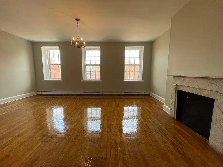 802 Cathedral St #5 — Photo 2