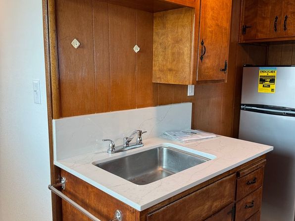 156 1/2 5th St, Gustine, CA 95322