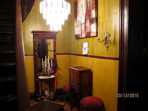 3rd image of 414 S Main Ave
