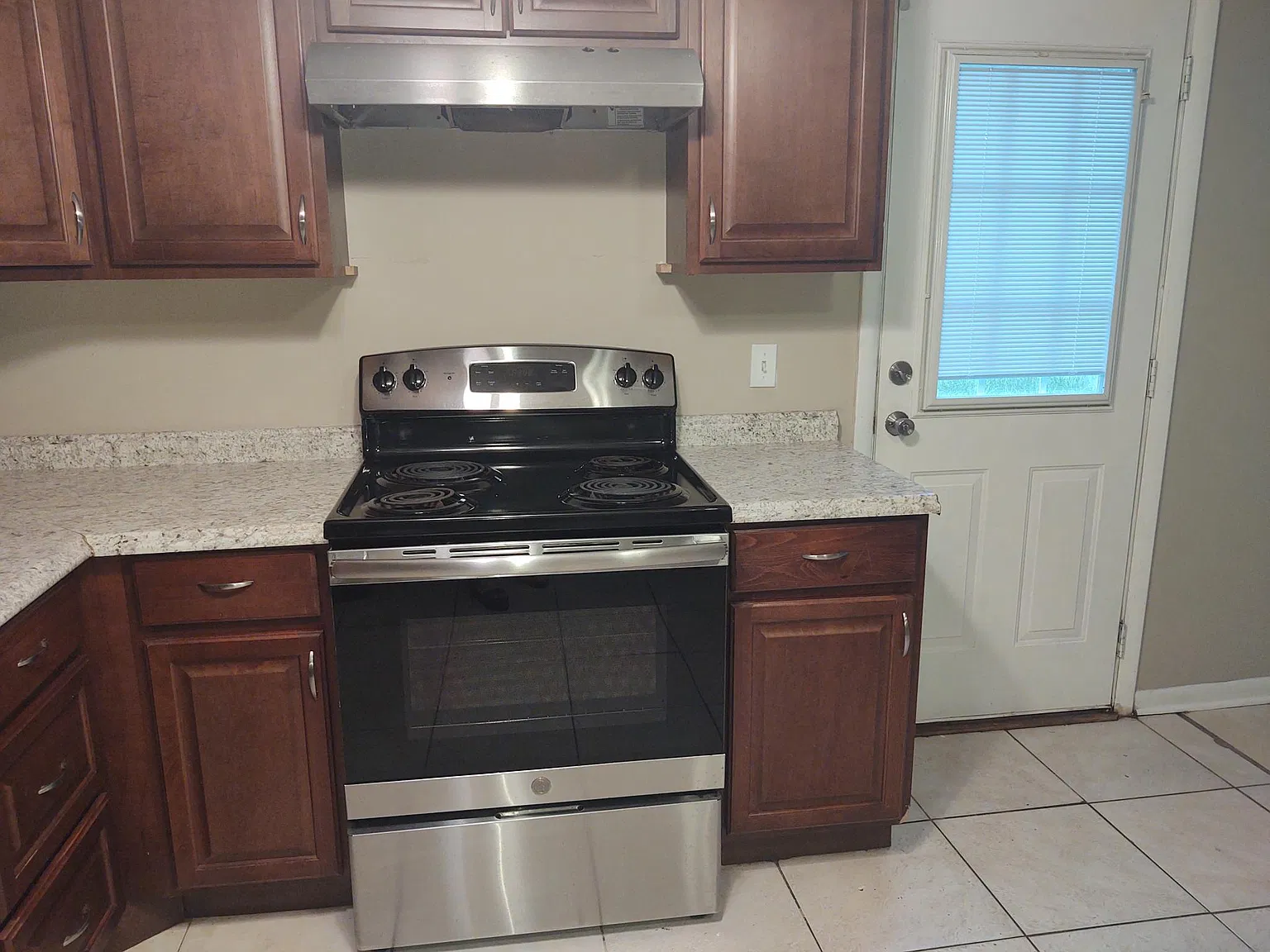 3 bed, 1162 sqft, $1,500 — Photo 3