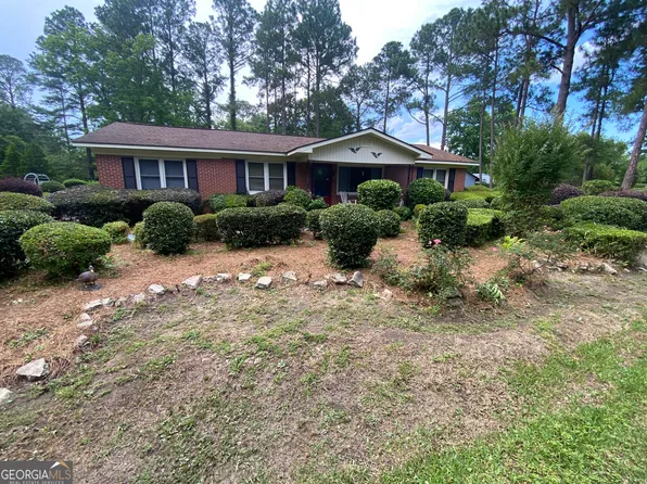 251 E Beech St, Cochran, GA 31014