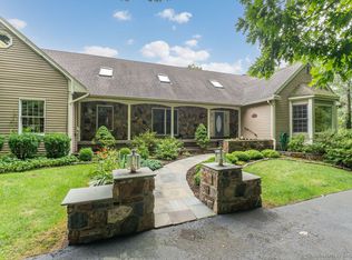 383 County Rd, Guilford, CT 06437