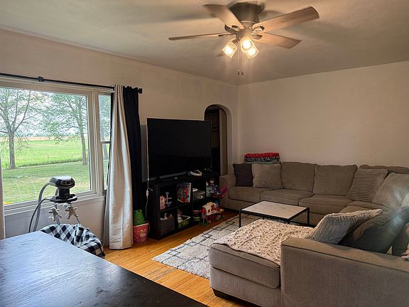 4th image of 43340 306th St
