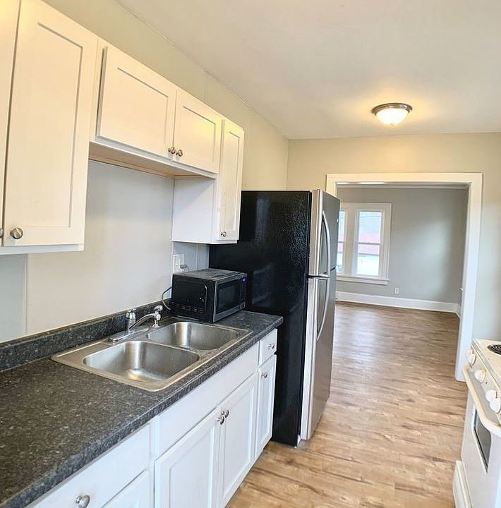2nd image of 1137 Valley Dr APT 3