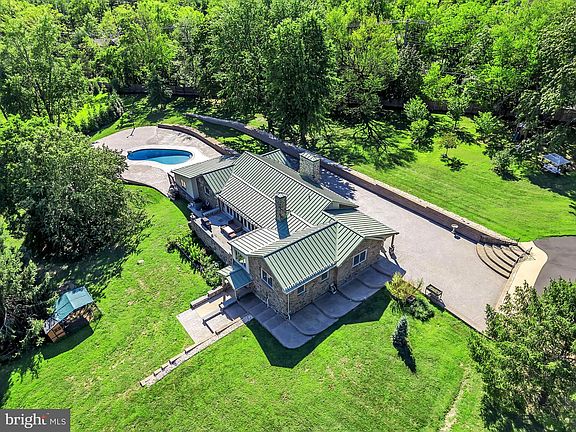 5th image of 1851 Meetinghouse Rd