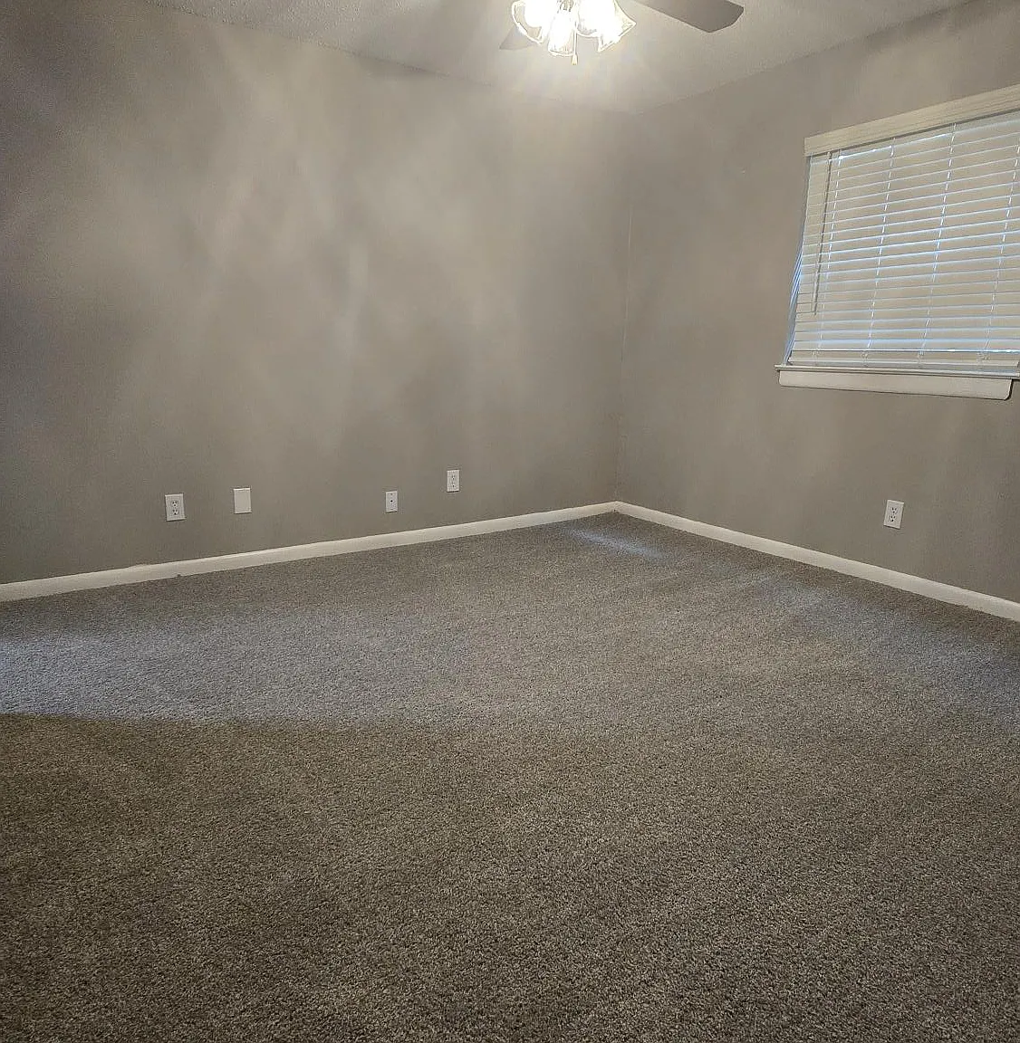 2 bed, 1.5 bath, 936 sqft, $1,395 — Photo 2
