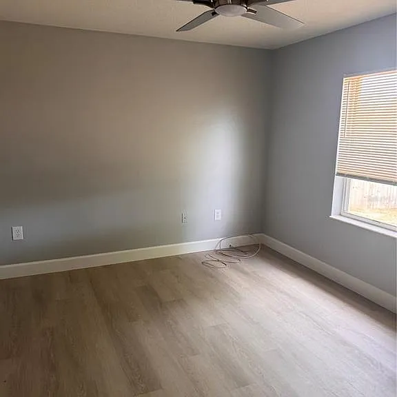 1133 E Rohe St #A — Photo 11