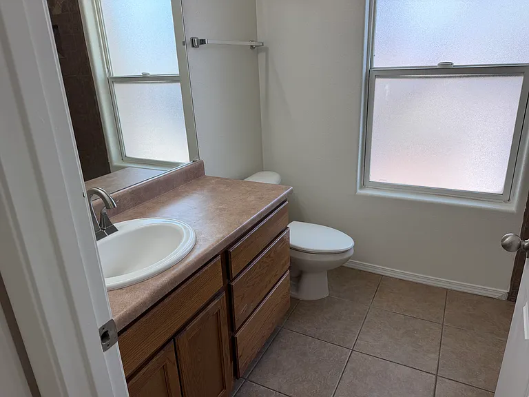 1600 Bradley Ct — Photo 28
