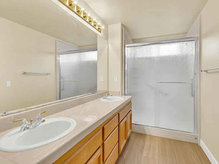 8795 Monterey Oaks Dr — Photo 40