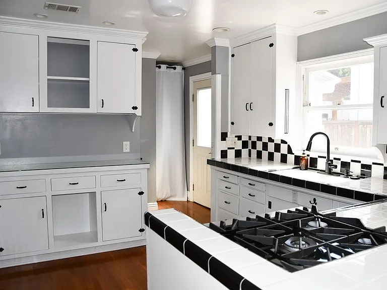 629 W Culver Ave — Photo 17