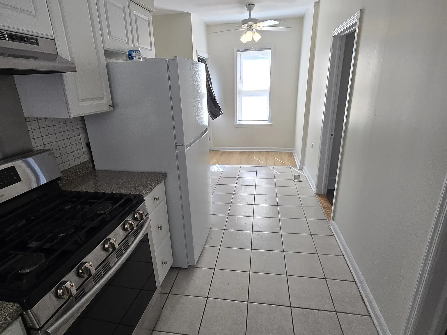 2 bed, 1000 sqft, $1,800 — Photo 1