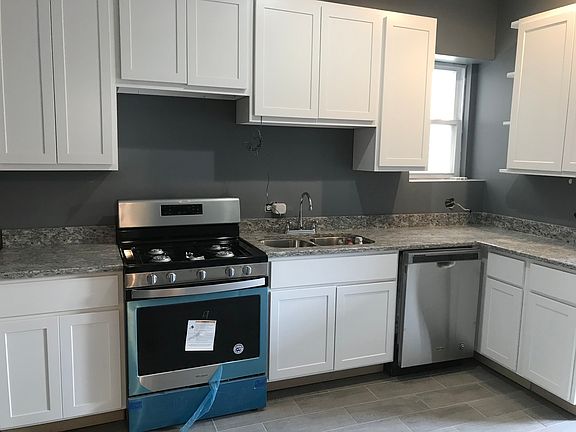 5th image of 3923 W Gladys Ave