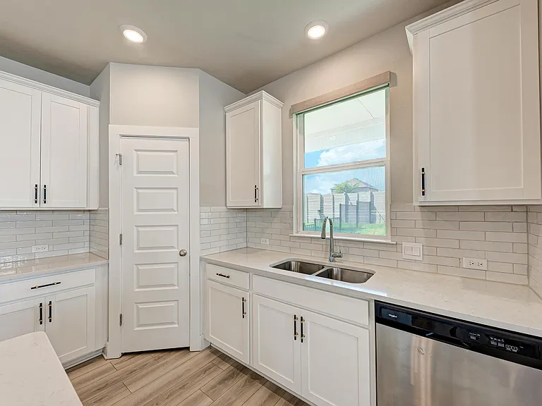 7203 Travertine Spring Dr — Photo 17