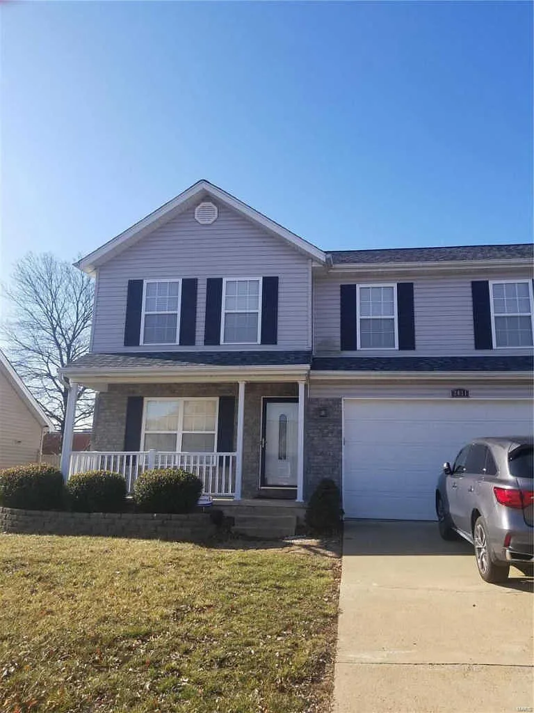 2811 Chapel View Dr photo 1