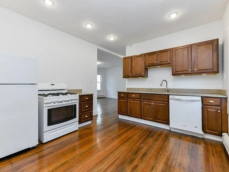 45 Beech Glen St #2 — Photo 4