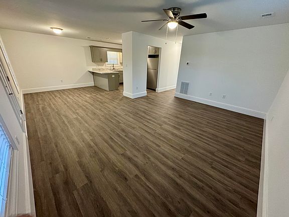 4th image of 105 Madison St