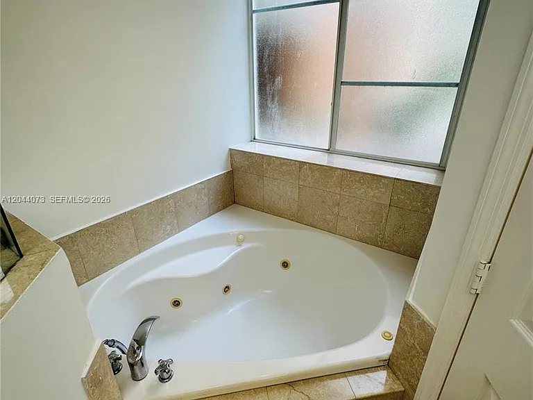 140 Meridian Ave #314 — Photo 31