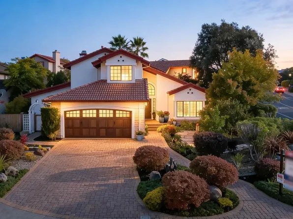 100 Opal Ct, Hercules, CA 94547