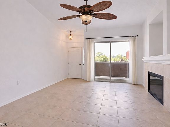2nd image of 2305 W Horizon Ridge Pkwy APT 1523