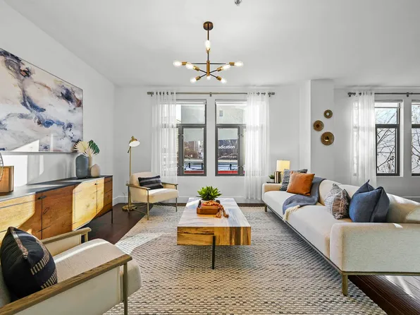 438 W Grand Ave APT 422, Oakland, CA 94612