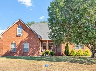 1715 Arrow Head Dr, Lebanon, TN 37087