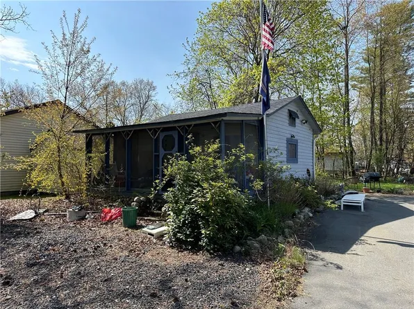 14 Old Road, Cuddebackville, NY 12729