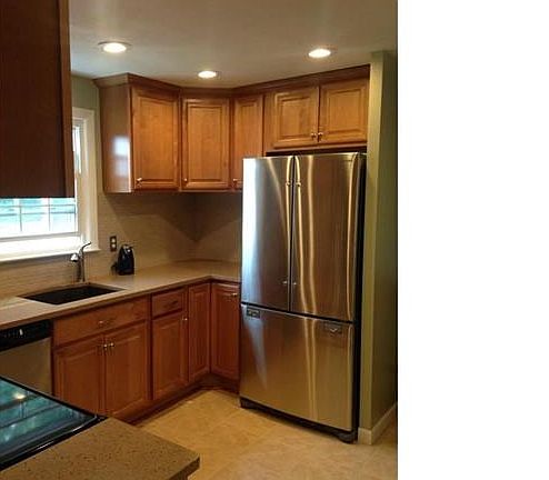 New cabinets and lots of co...