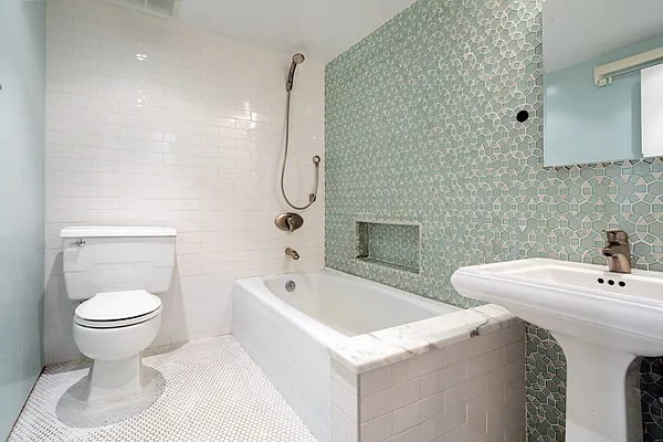 Sold by Tabak Real Estate | media 7