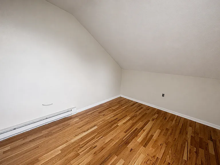 110-116 S Walnut St — Photo 7