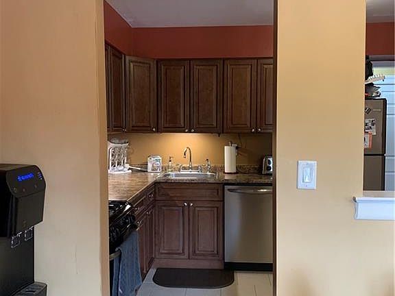 3rd image of 5 Charles Ln APT 2D