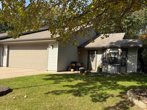 1660 Pine Ridge Ct, Elkhart, IN 46514