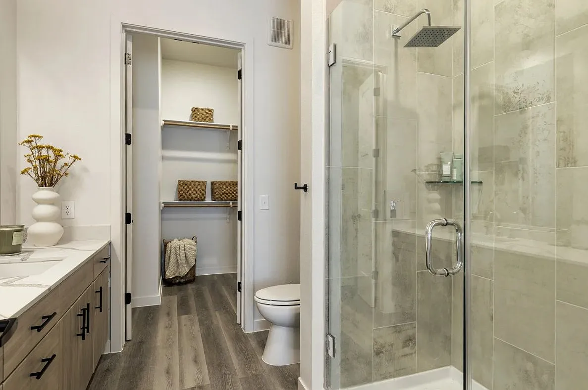 1 bed, 1.0 bath, 720 sqft, $1,485 — Photo 2
