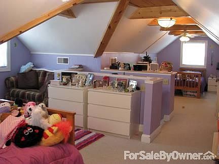 The loft
						:
						Open, spacious loft that could be 2 bedrooms or a bedroom and playroom or office