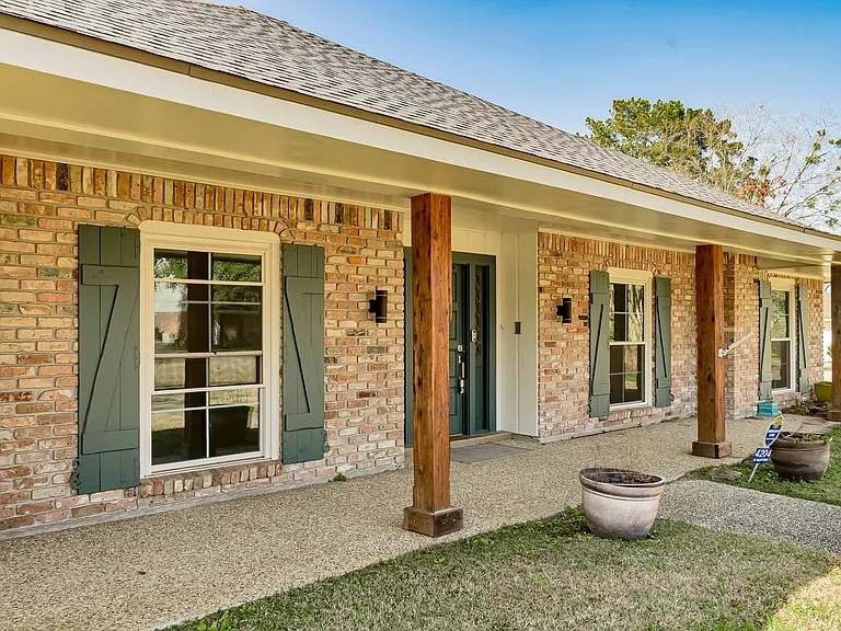 4204 Pine Park Dr — Photo 3