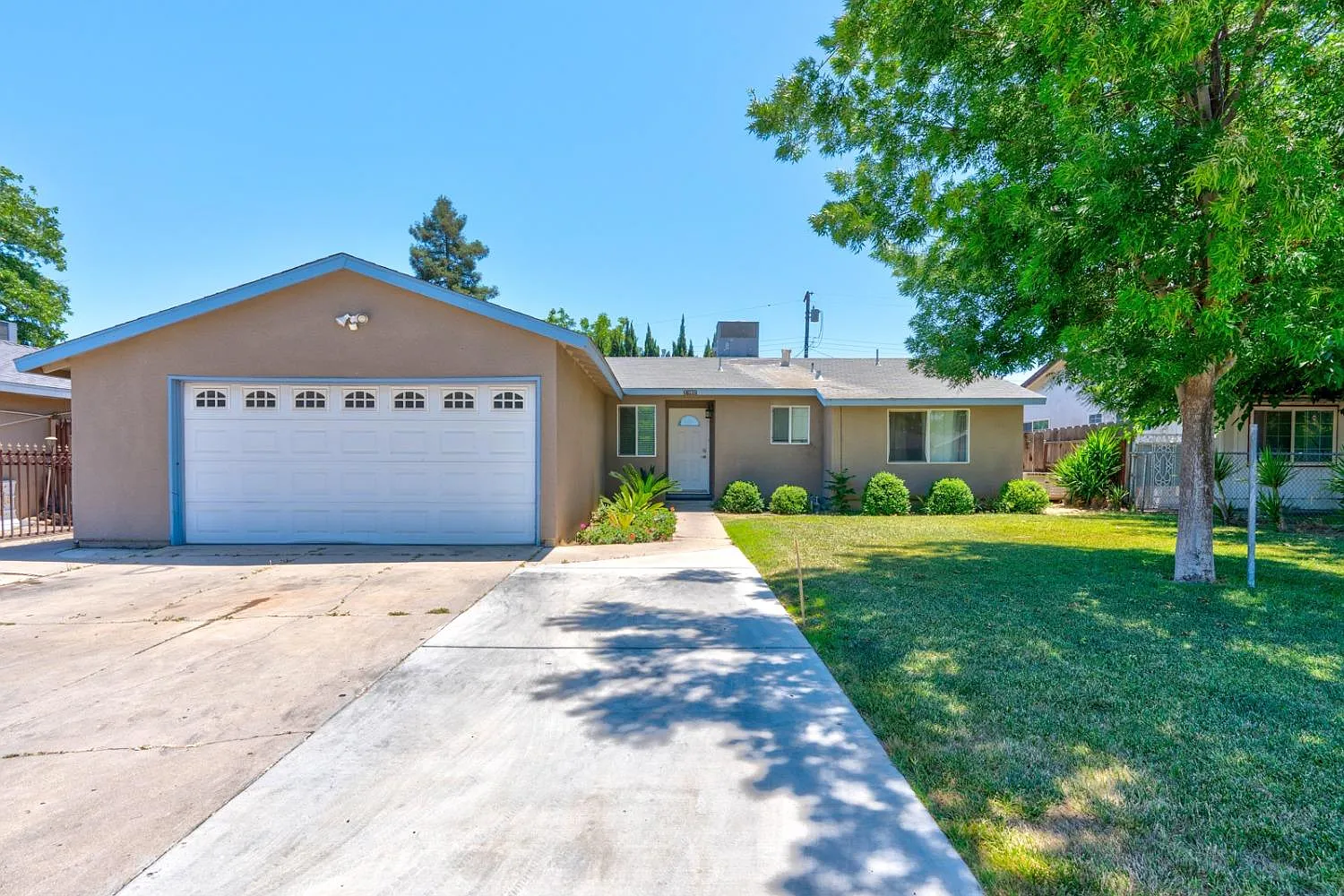 27402 Saunders Rd photo 1