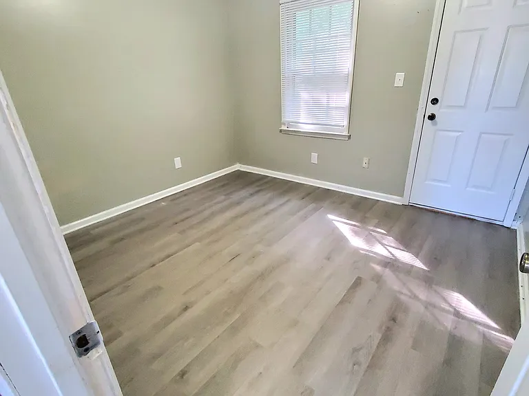 1812 London Church Rd NE #2B — Photo 5