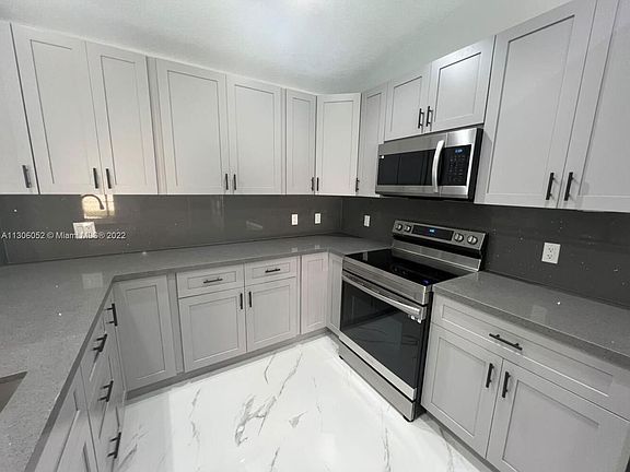 4th image of 233 NW 119th Dr